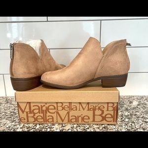 Tan women’s size 8 Booties